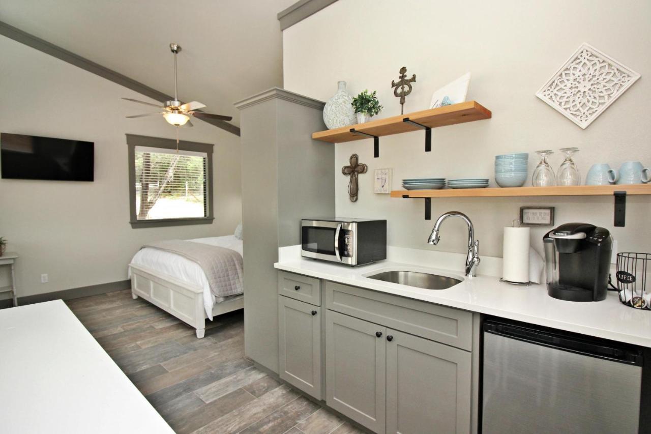 Green Acres Cottages - Fredericksburg Suite Wimberley Extérieur photo